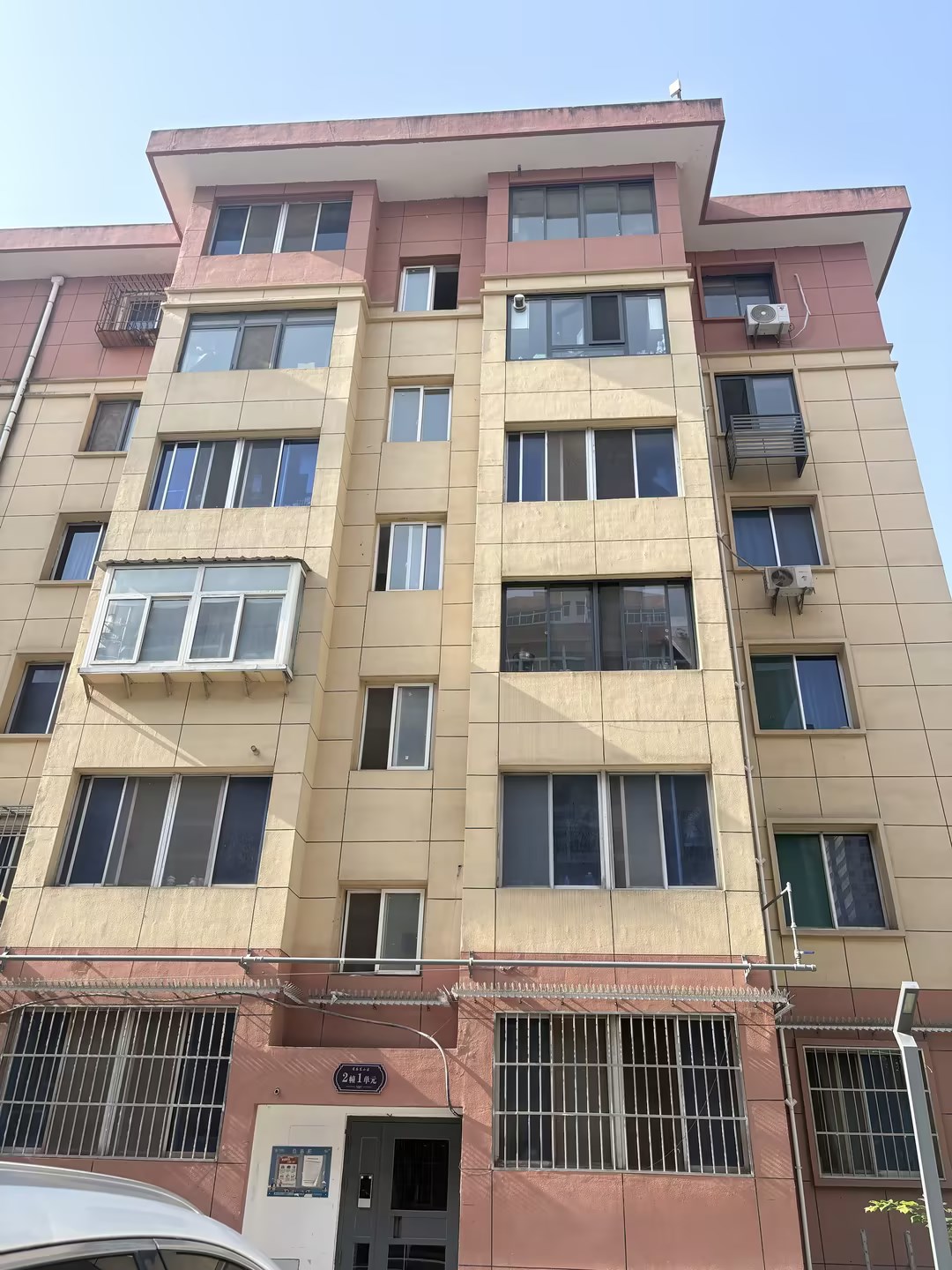 老旧小区实景：没有电梯的多层住宅